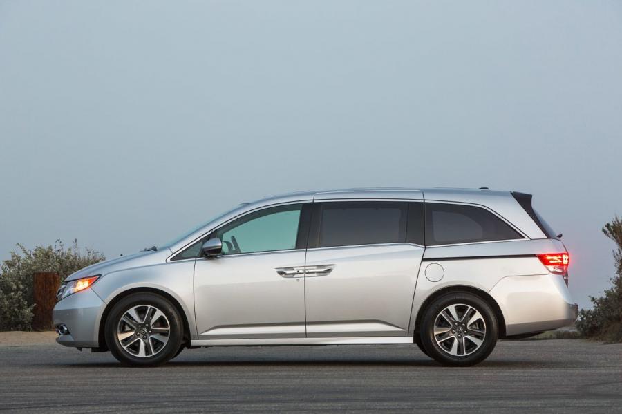  Honda Odyssey 2014 года  (фото 25 из 54)